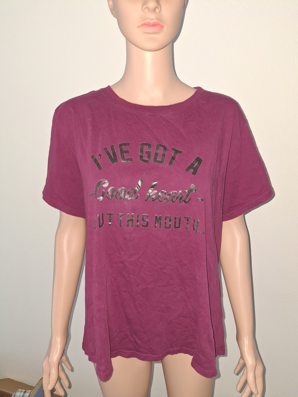 Women's Magenta Graphic Tee - 'I've Got a Good Heart'